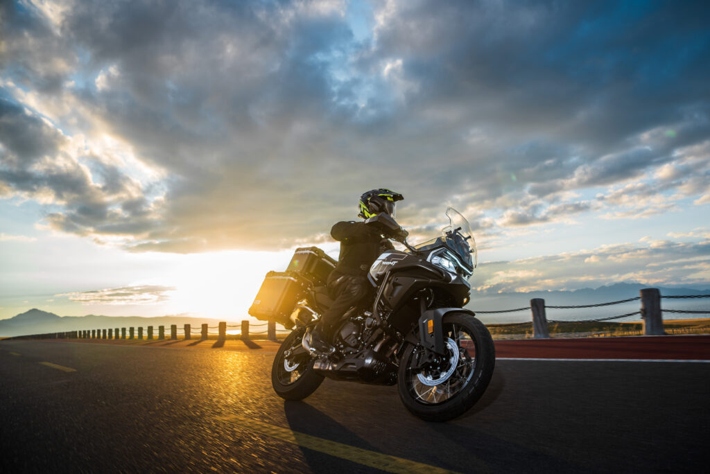 CFMOTO 700MT Advanced onroad