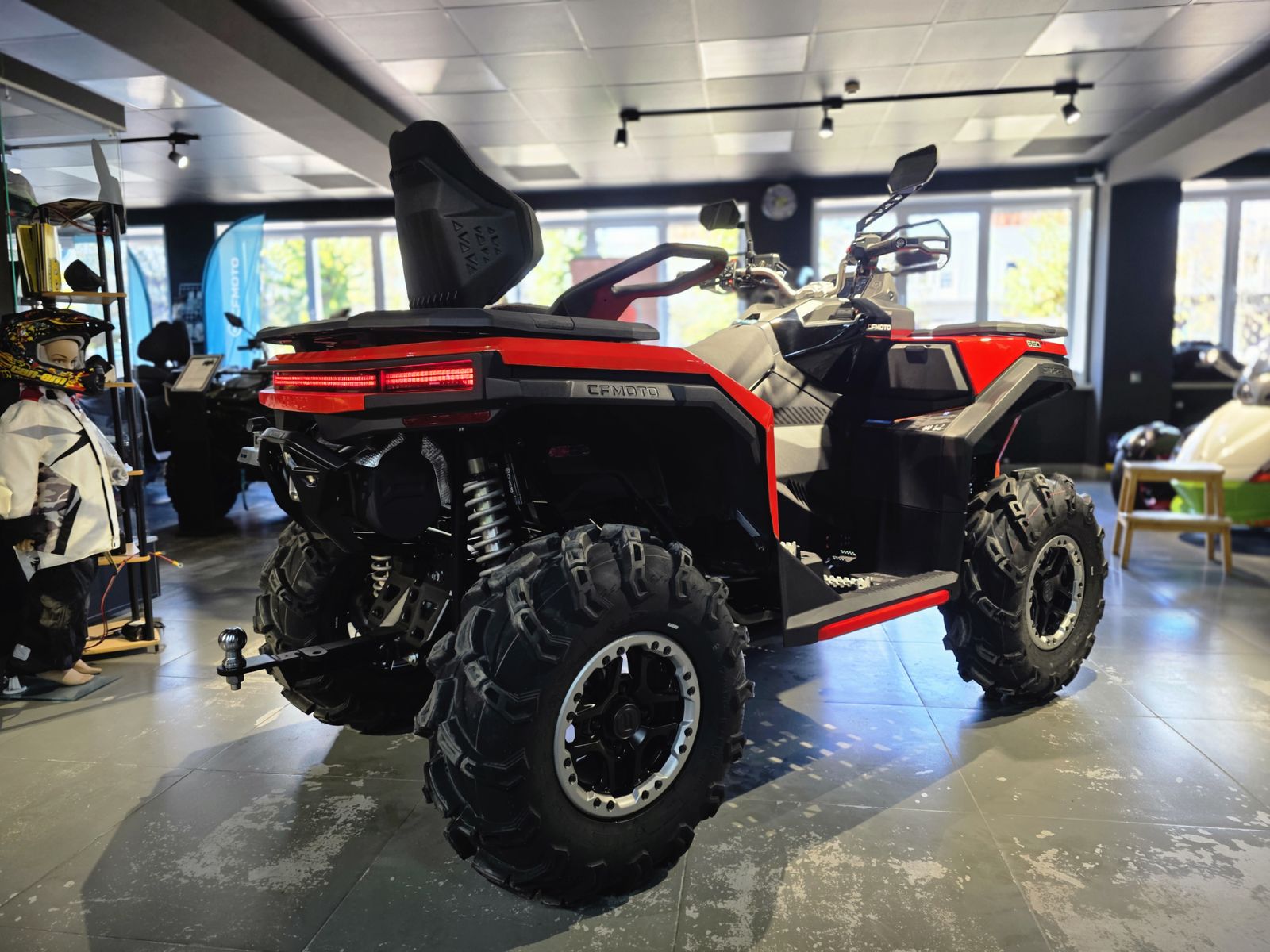 CFMOTO CFORCE 650 EPS в салоне EXTREME