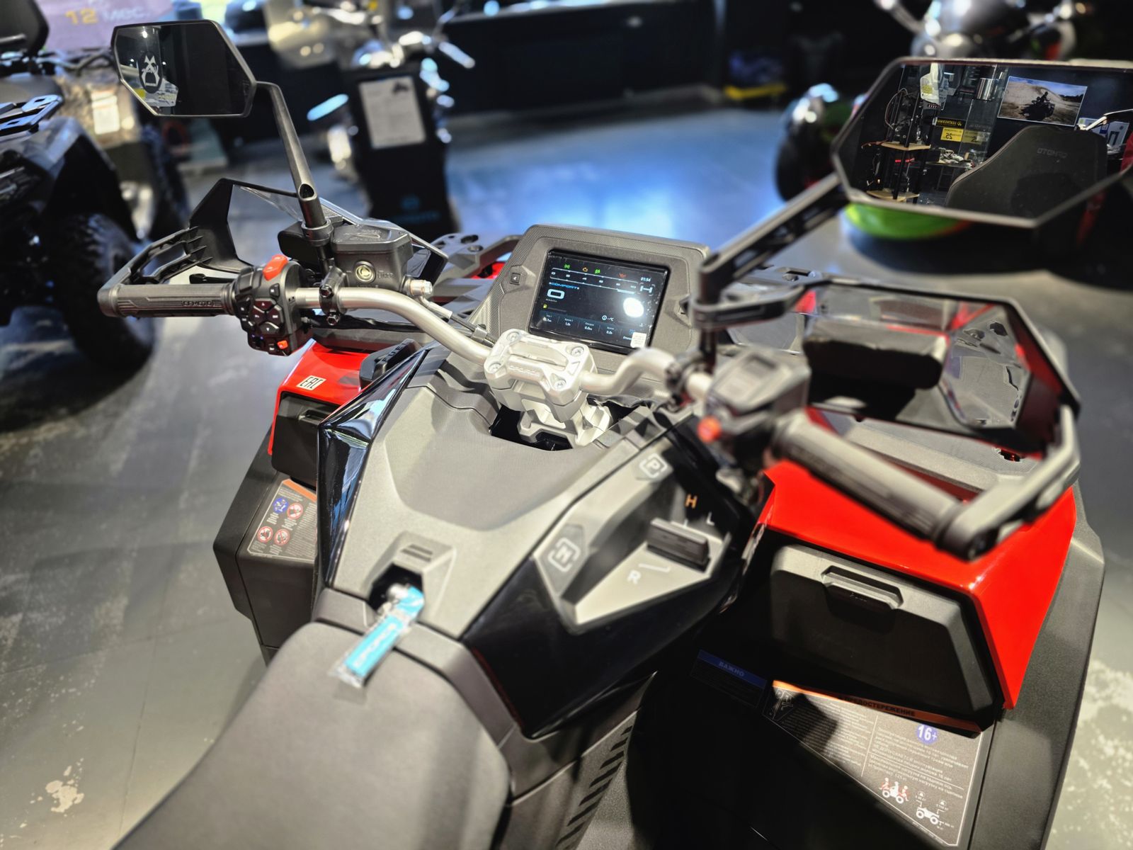 CFMOTO CFORCE 650 EPS в салоне EXTREME