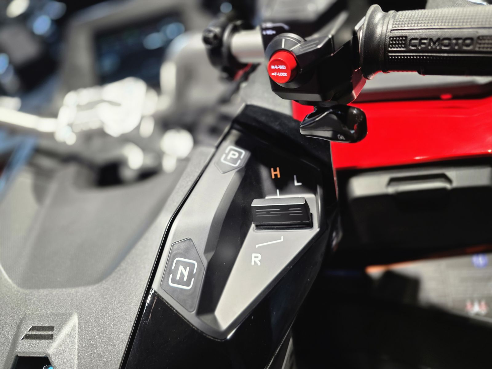 CFMOTO CFORCE 650 EPS в салоне EXTREME