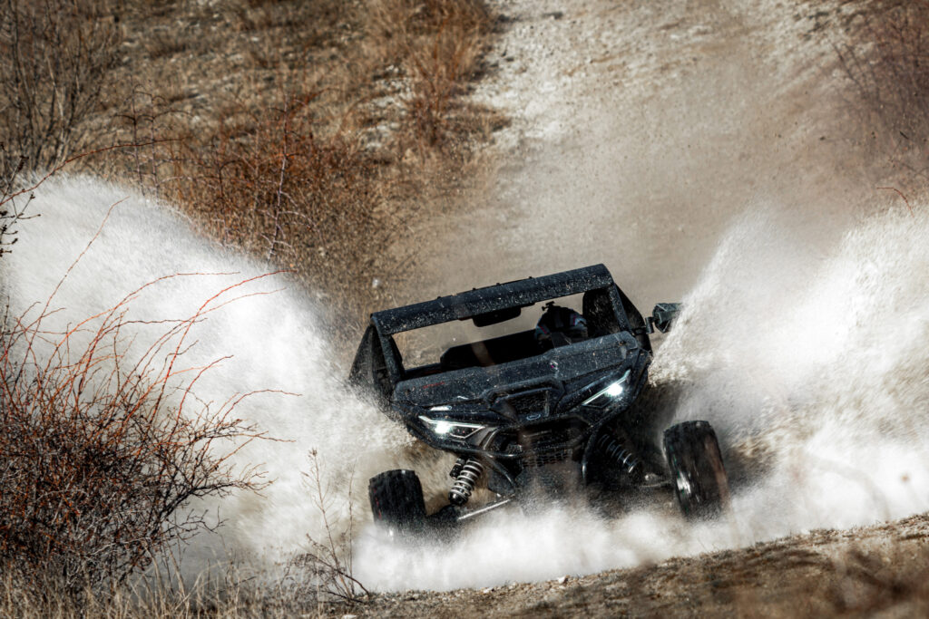 CFMOTO ZFORCE Z10 интерьер